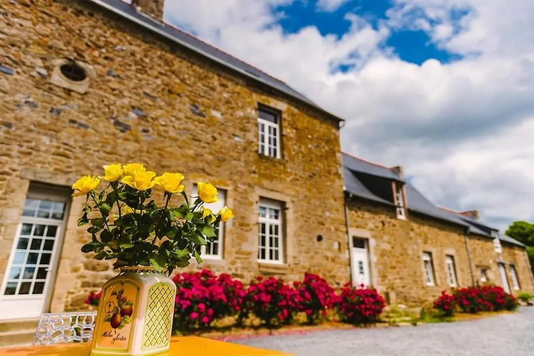Holiday home La Ville Tanet Landehen