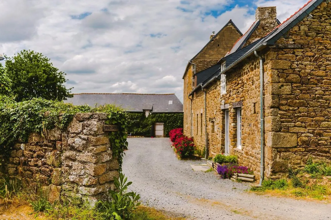 Holiday home La Ville Tanet Landehen